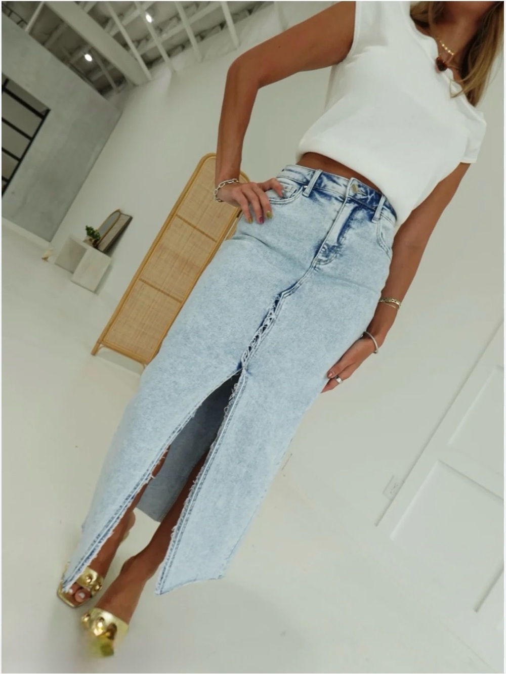 High-Waist Light Acid Wash Denim Maxi Skirt with Front Slit